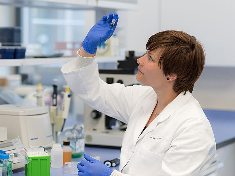 Im Labor der Medizinischen Klinik 3 - Rheumatologie und Immunologie. Foto: Uni-Klinikum Erlangen